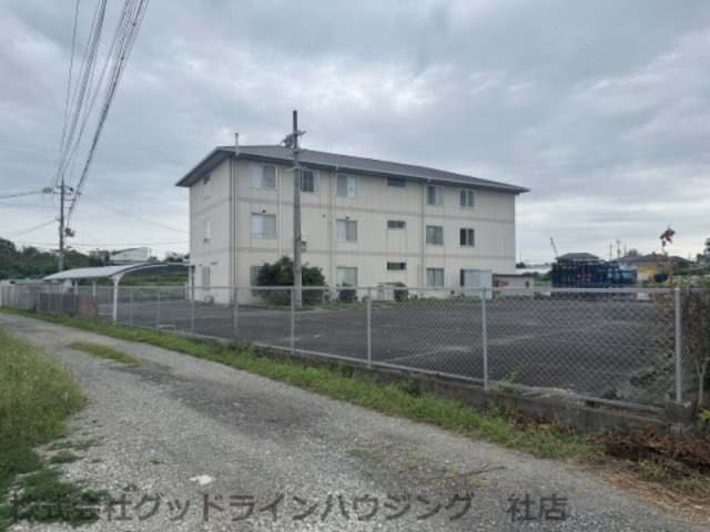 山国一棟（寮）の外観
