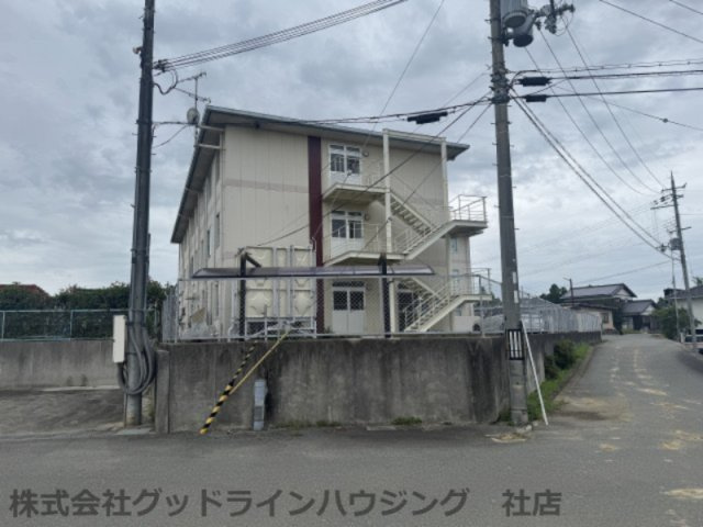 山国一棟（寮）の外観