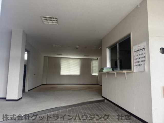 山国一棟（寮）のエントランス