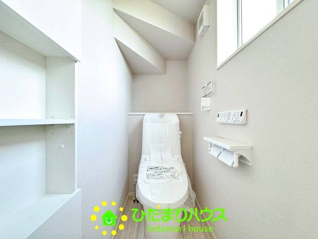 加須市多門寺　新築未使用　B　全２区画のトイレ