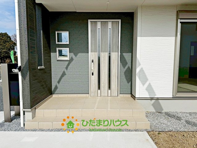 加須市多門寺　新築未使用　B　全２区画の玄関