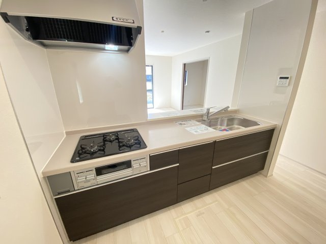 『八王子市新築戸建て』八王子市1549-3【仲介手数料無料】　１６期のキッチン|～仲介手数料無料☆八王子ひなた不動産～　八王子市下恩方町　新築戸建て