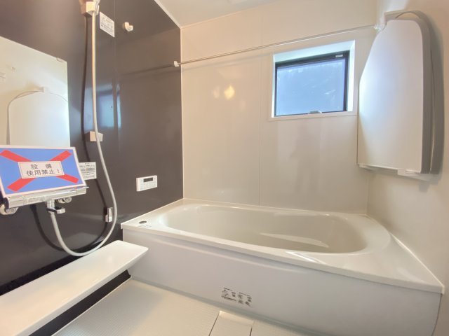 『八王子市新築戸建て』八王子市1549-3【仲介手数料無料】　１６期の浴室|～仲介手数料無料☆八王子ひなた不動産～　八王子市下恩方町　新築戸建て