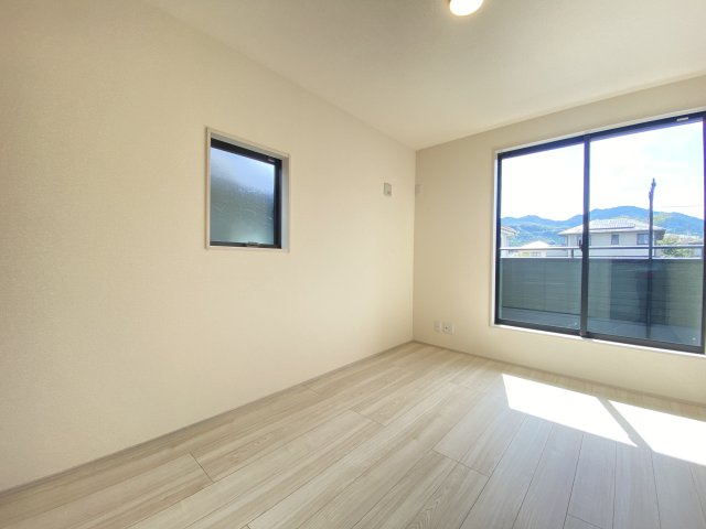 『八王子市新築戸建て』八王子市1549-3【仲介手数料無料】　１６期の洋室|～仲介手数料無料☆八王子ひなた不動産～　八王子市下恩方町　新築戸建て