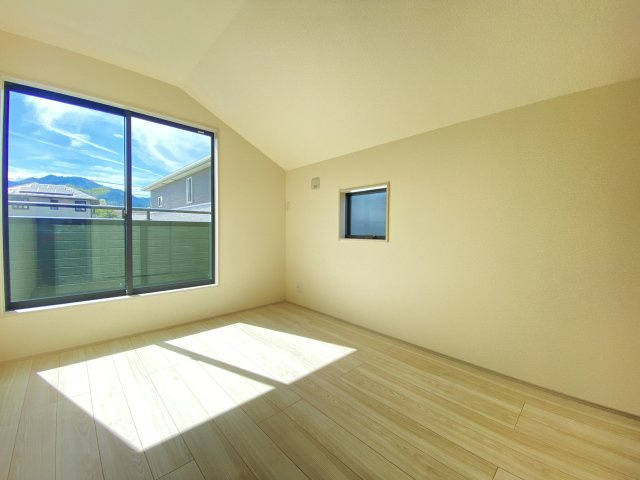 『八王子市新築戸建て』八王子市1549-3【仲介手数料無料】　１６期の洋室|～仲介手数料無料☆八王子ひなた不動産～　八王子市下恩方町　新築戸建て