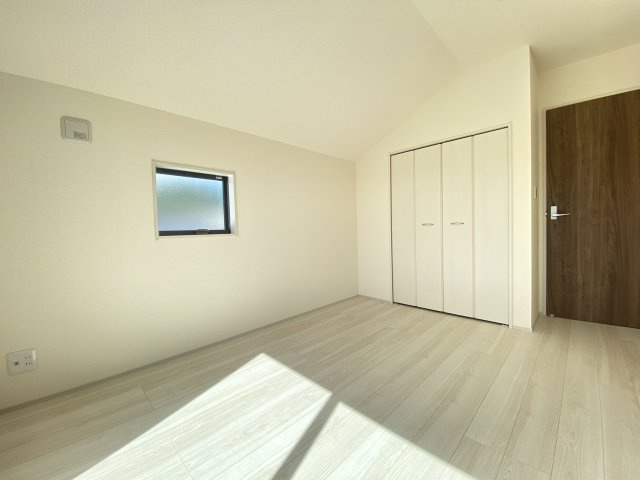 『八王子市新築戸建て』八王子市1549-3【仲介手数料無料】　１６期の洋室|～仲介手数料無料☆八王子ひなた不動産～　八王子市下恩方町　新築戸建て