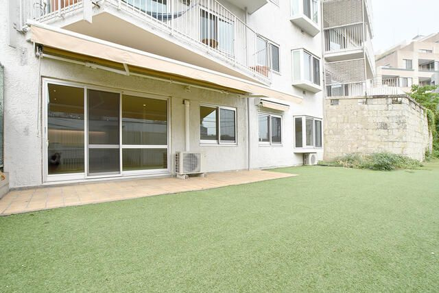 高輪ホームズの庭