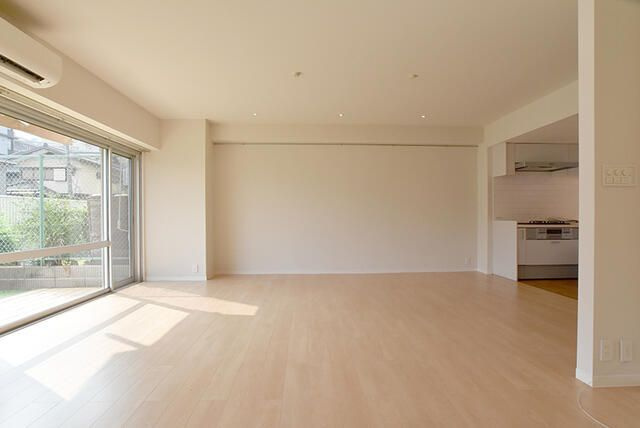 高輪ホームズの居間・リビング