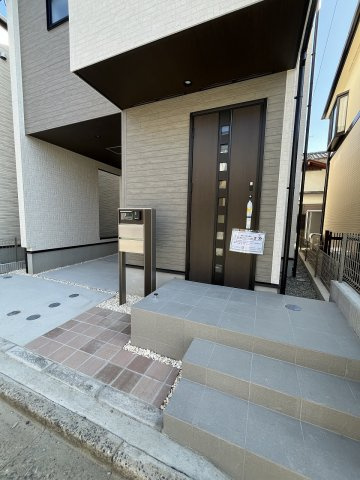 【玄関】 | 福岡市早良区飯倉3丁目　1号棟（全2棟）【仲介手数料無料・0円】 | 現地写真。