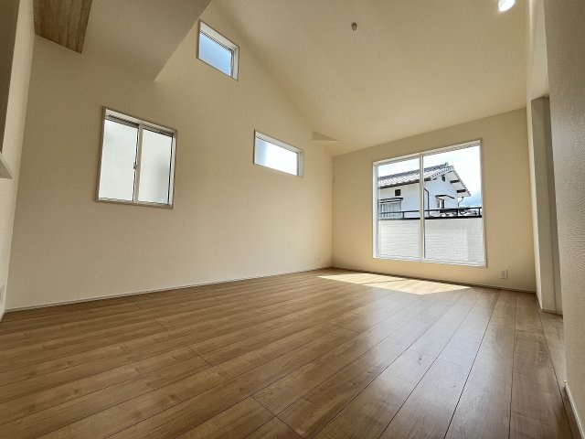 【居間・リビング】 | 福岡市早良区飯倉3丁目　1号棟（全2棟）【仲介手数料無料・0円】 | 現地写真。