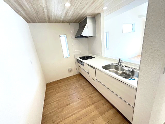 【キッチン】 | 福岡市早良区飯倉3丁目　1号棟（全2棟）【仲介手数料無料・0円】 | 現地写真。