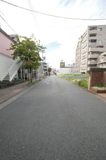 【前面道路含む現地写真】 | 【仲介手数料無料！！】国立市富士見台1丁目　建築条件付き売地（全3区画）No3　3990万円