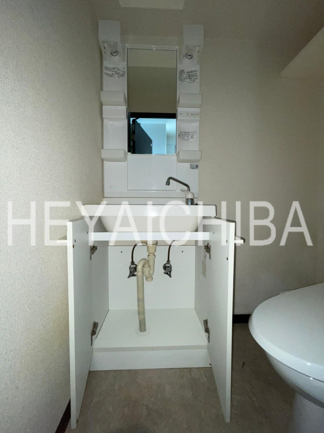 リヴシティ上野入谷の洗面所|下部収納