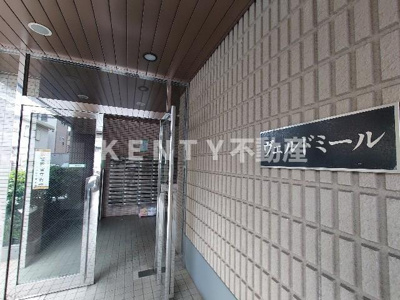 【エントランス】 | ヴェルドミール | 清潔なエントランスです