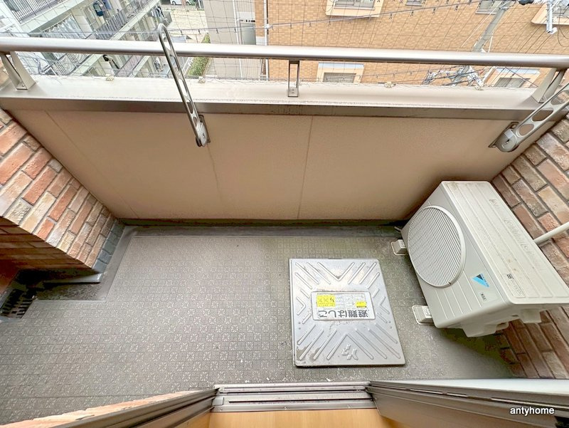 アルシェ江坂　仲介手数料無料のバルコニー