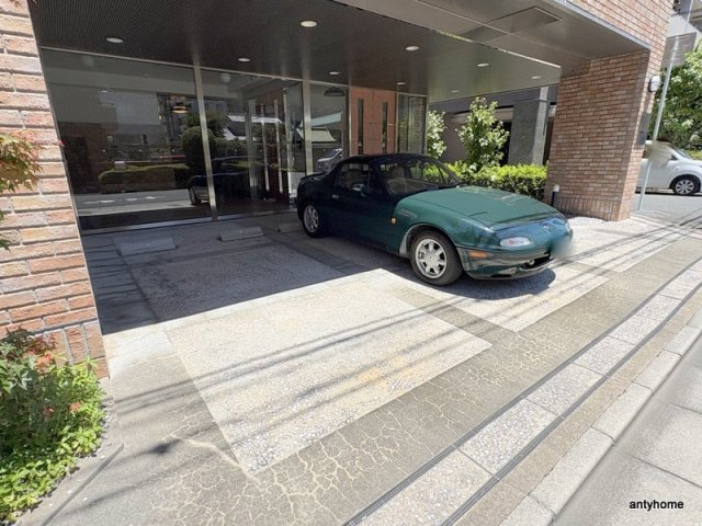 アルシェ江坂　仲介手数料無料の駐車場