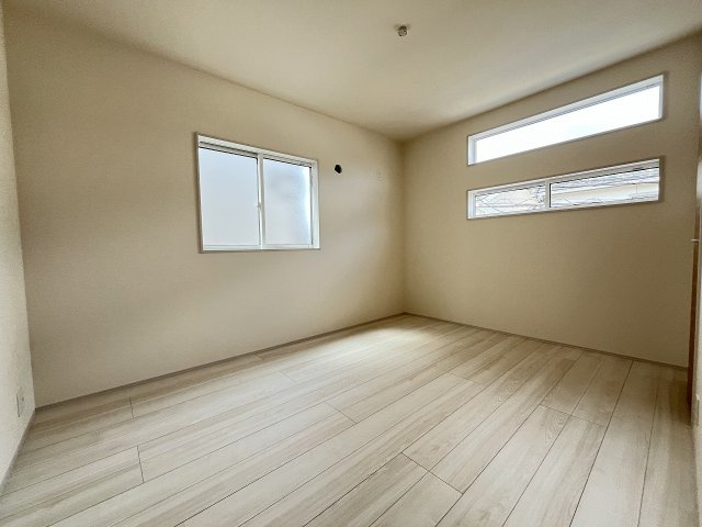 【洋室】 | 福岡市早良区飯倉3丁目　2号棟（全2棟）【仲介手数料無料・0円】 | 現地写真。2階洋室です。