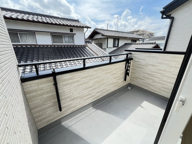 【バルコニー】 | 福岡市早良区飯倉3丁目　2号棟（全2棟）【仲介手数料無料・0円】 | 現地写真。