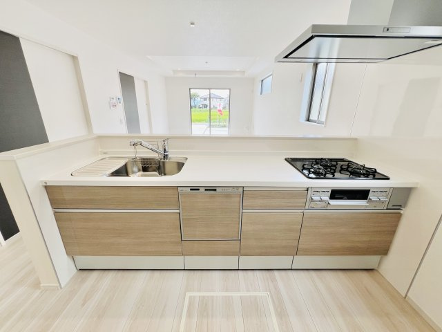 前橋市朝倉町のキッチン|お料理が快適に出来るキッチンは、ご家族との会話も弾む対面式♪