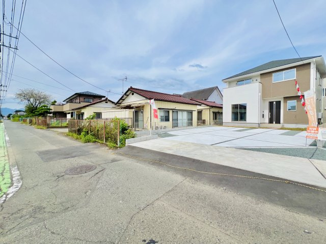 前橋市朝倉町の前面道路含む現地写真|車の通りも少なく駐車も楽々♪