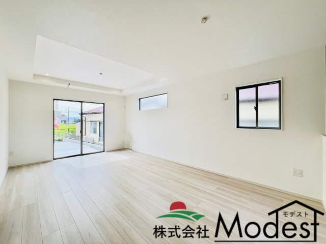 前橋市朝倉町の居間・リビング|明るく開放的な17帖リビング♪