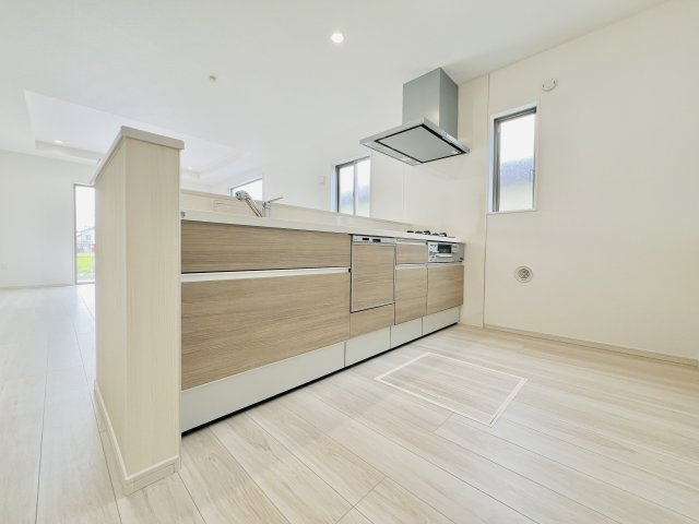 前橋市朝倉町のキッチン|お鍋やフライパンなどもたっぷり収納可能なキッチン♪