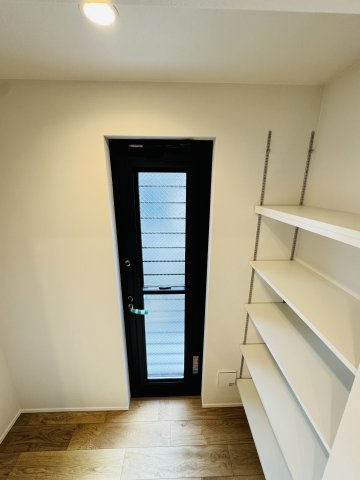 BLACK VOID HOUSE｜吹抜とロフトが魅せる、美意識の家の収納