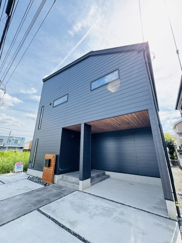 BLACK VOID HOUSE｜吹抜とロフトが魅せる、美意識の家の外観
