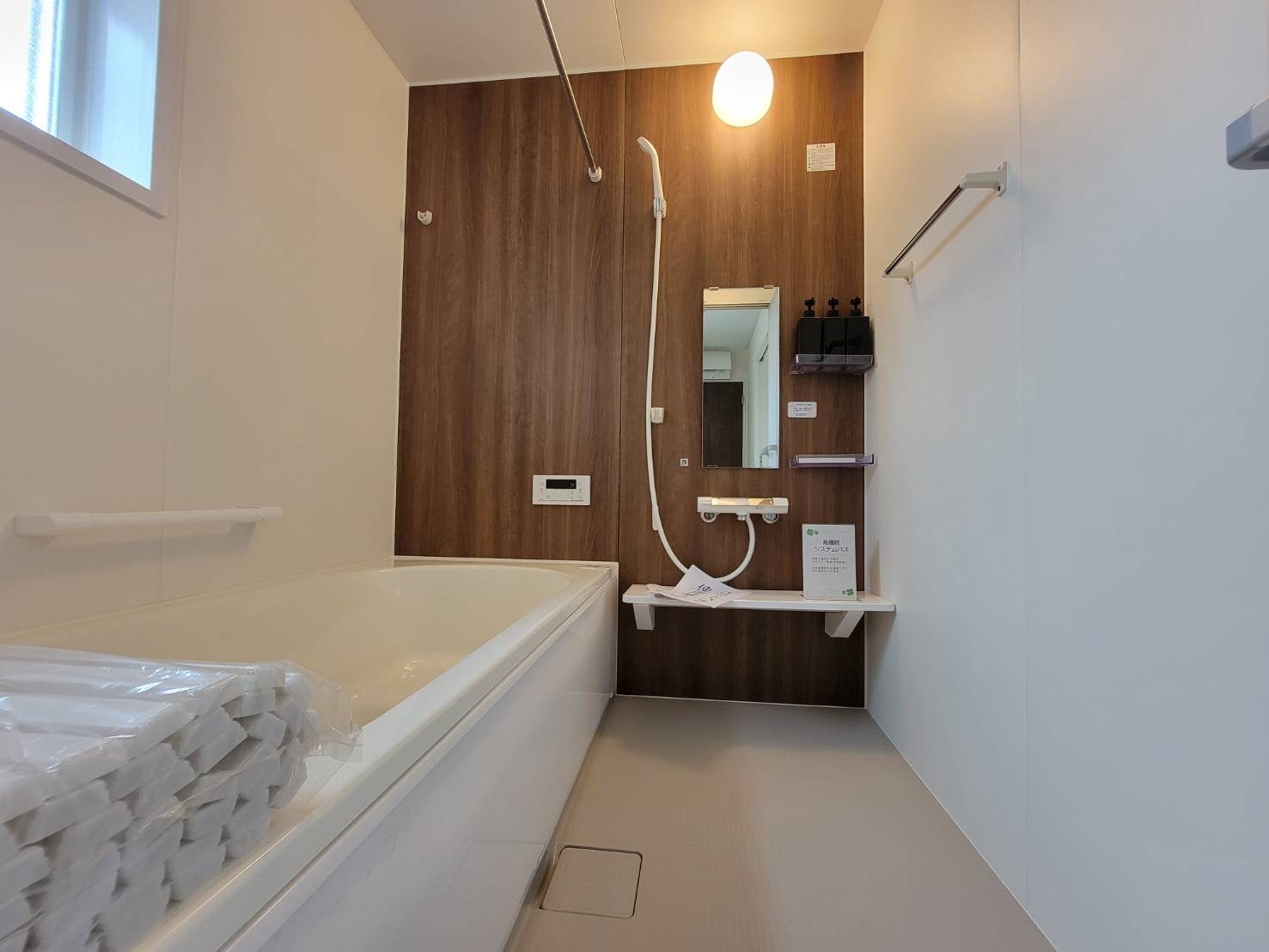 小山市神山　全4邸の浴室|〇１号棟　浴室〇
空気もこもらずいつもクリーンな浴室暖房乾燥機付の広々バスルーム♪
2025年9月撮影