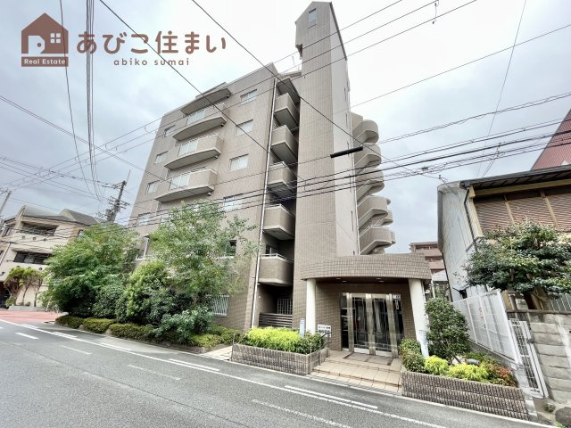 カステッロはなふさ長居の外観