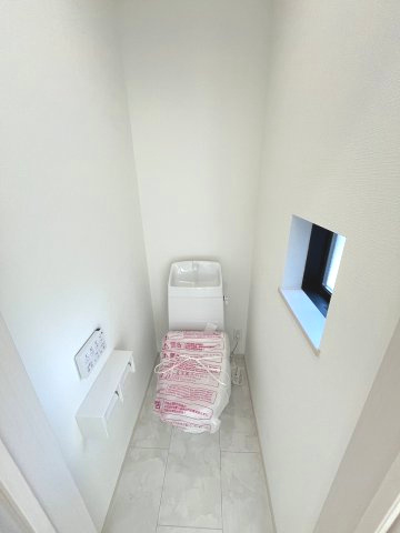 【トイレ】 | 福岡市早良区飯倉2丁目　B号棟（全2棟）【仲介手数料無料・0円】 | 現地写真。2階にもトイレです。