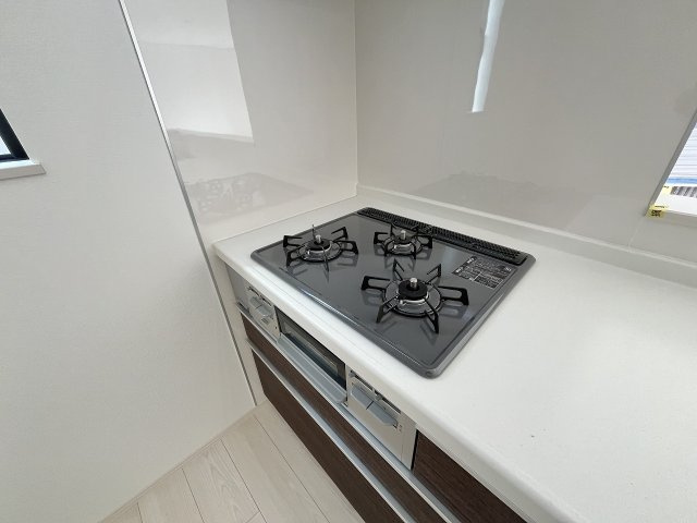 【キッチン】 | 福岡市早良区飯倉2丁目　B号棟（全2棟）【仲介手数料無料・0円】 | 現地写真。