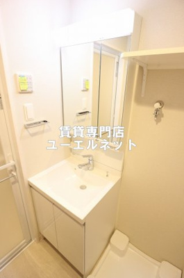 【独立洗面台】 | スプランディッド江坂駅前 | 清潔感ある独立洗面台で毎日気持ちよく♪