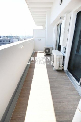 【バルコニー】 | スプランディッド江坂駅前 | バルコニー付きで採光＆風通し良好！