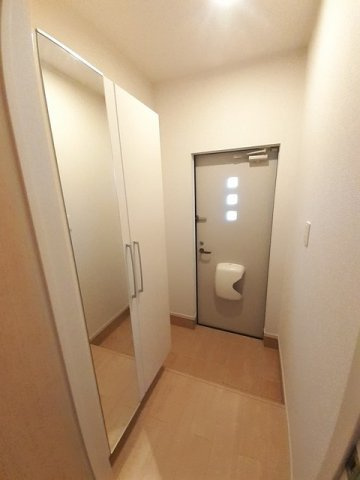 レジデンス・ドリームＡ１の玄関|シューズボックス付きの玄関です☆