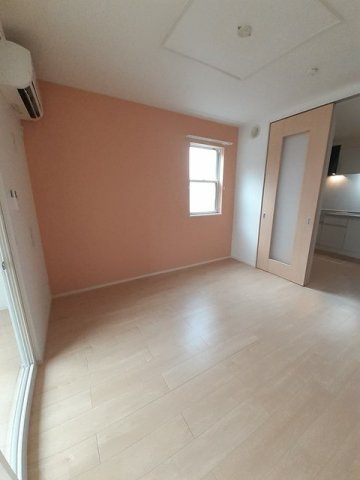 レジデンス・ドリームＡ１の居間・リビング|明るい室内です☆