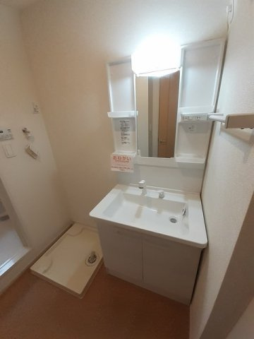 レジデンス・ドリームＡ１の洗面所|広い洗面スペースです★