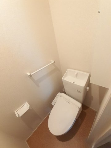 レジデンス・ドリームＡ１のトイレ|嬉しい温水洗浄便座付き♪