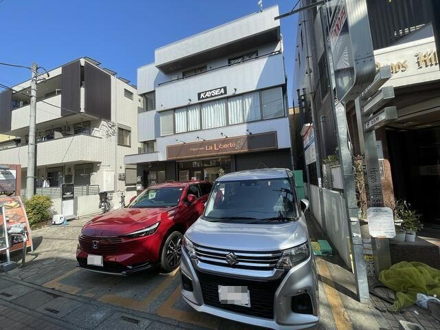 所沢市松葉町のビル