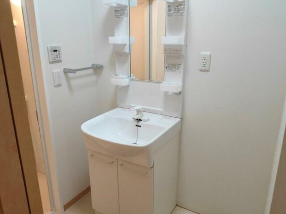 グレースコート桜新町　二人入居可　角部屋　防犯カメラ　テラスの洗面所