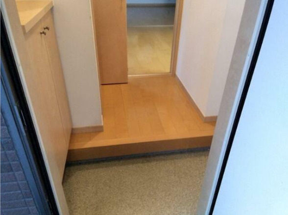 グレースコート桜新町　二人入居可　角部屋　防犯カメラ　テラスの玄関