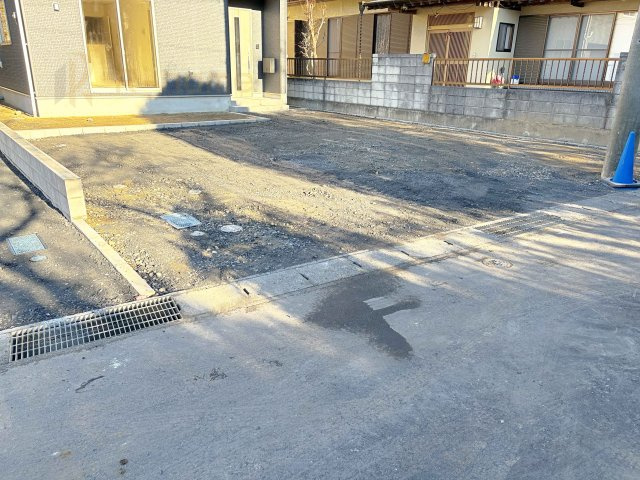 笠間市笠間第3　新築戸建て　2号棟の駐車場|カースペースは2台お停めいただけます♪