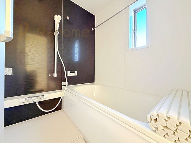 笠間市笠間第3　新築戸建て　2号棟の浴室|足を伸ばしてもゆったりできるバスルーム♪機能性も取り入れて使い易さも保証します♪