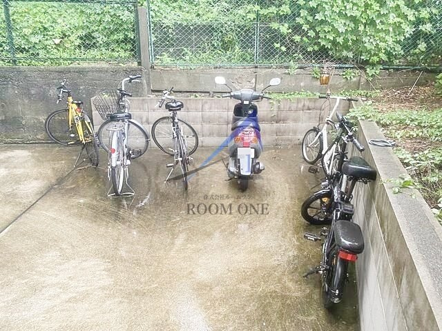 ヒルトップクラブハウス横浜山手のその他共用部分|駐輪スペースです。