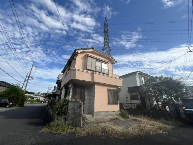 武蔵村山市岸３丁目の中古一戸建の前面道路含む現地写真