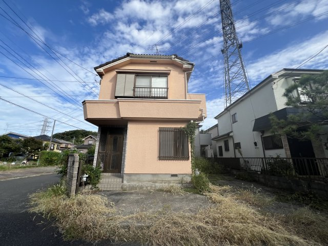 武蔵村山市岸３丁目の中古一戸建の前面道路含む現地写真