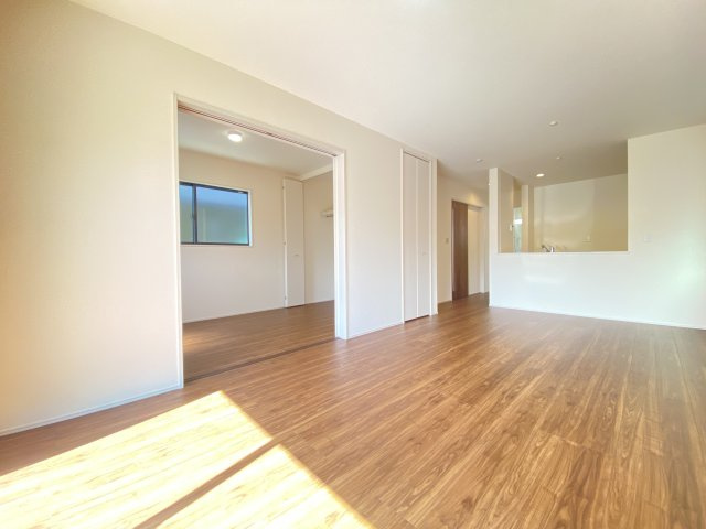 『八王子市新築戸建て』八王子市1549-3【仲介手数料無料】　１６期の居間・リビング|～仲介手数料無料☆八王子ひなた不動産～　八王子市下恩方町　新築戸建て