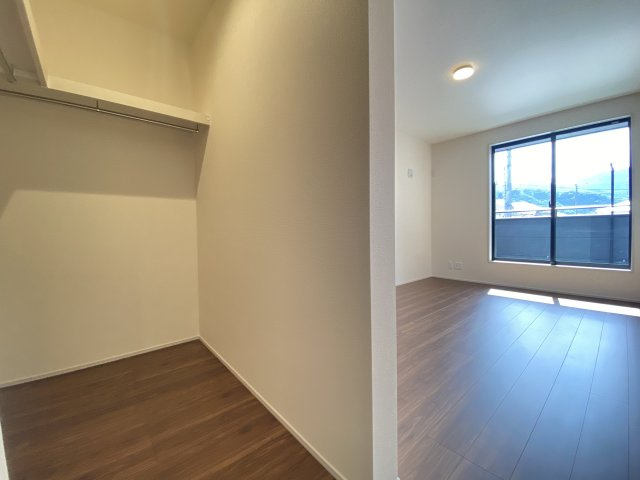 『八王子市新築戸建て』八王子市1549-3【仲介手数料無料】　１６期の洋室|～仲介手数料無料☆八王子ひなた不動産～　八王子市下恩方町　新築戸建て