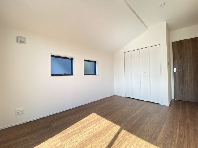 『八王子市新築戸建て』八王子市1549-3【仲介手数料無料】　１６期の洋室|～仲介手数料無料☆八王子ひなた不動産～　八王子市下恩方町　新築戸建て