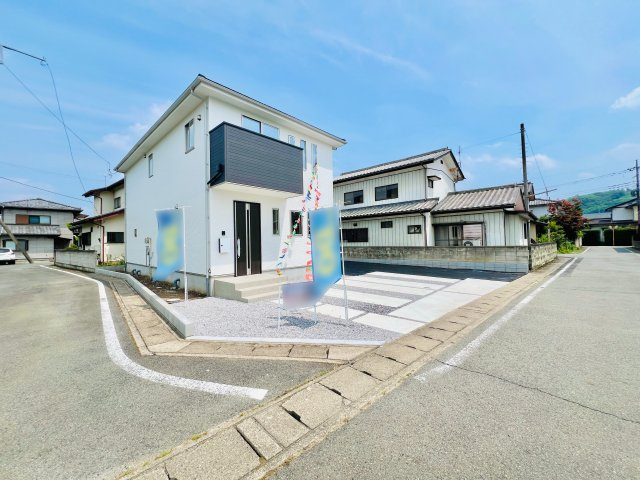 高崎市八幡町の前面道路含む現地写真|閑静な住宅地♪